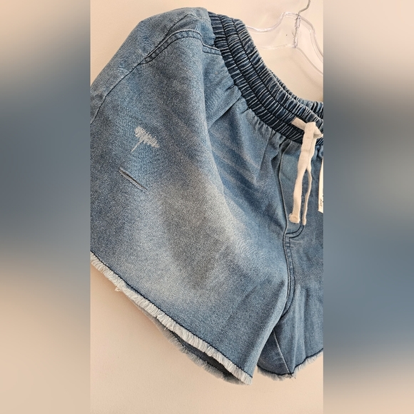 BELINDA DENIM SHORTS - Picture 3 of 5